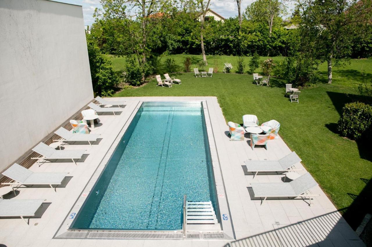 Residenz Velich Hotel Mosonbánfalva Kültér fotó